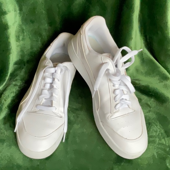 Puma Shoes - Puma Classic White Shuffle Sneakers - Women’s size 10.5